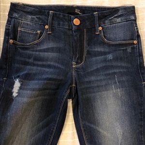 1822 Denim Dark Wash with Destruction